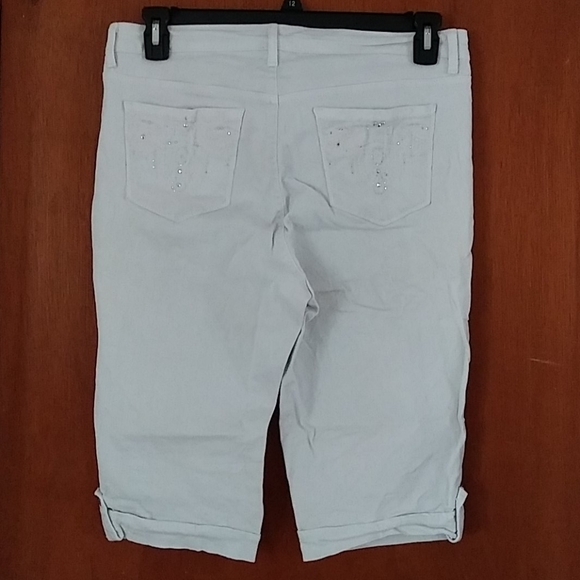 Capris - Picture 2 of 2